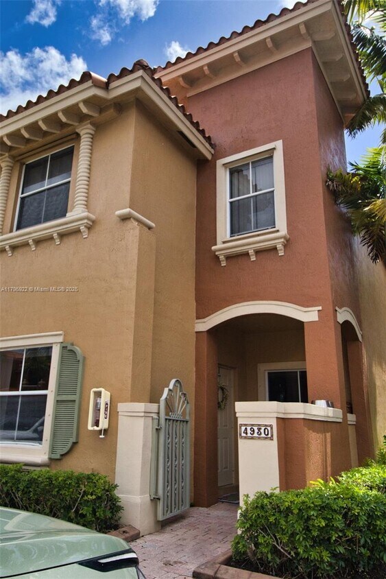 Foto principal - 4930 Windward Way