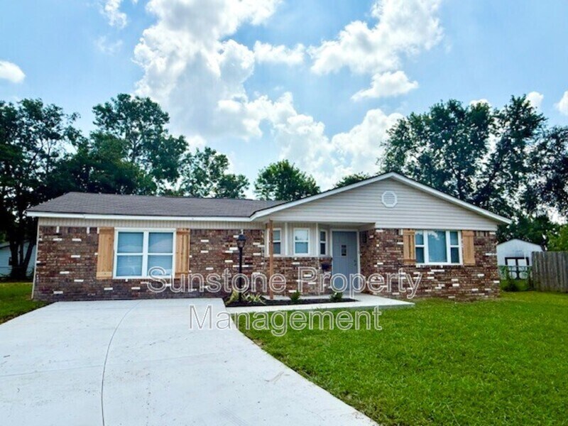 Foto principal - 305 N Dogwood St