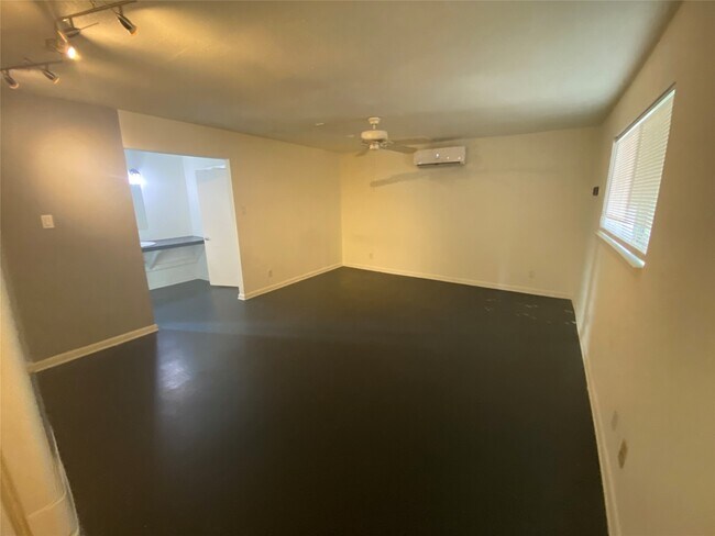 Foto del edificio - 219 W Alabama St