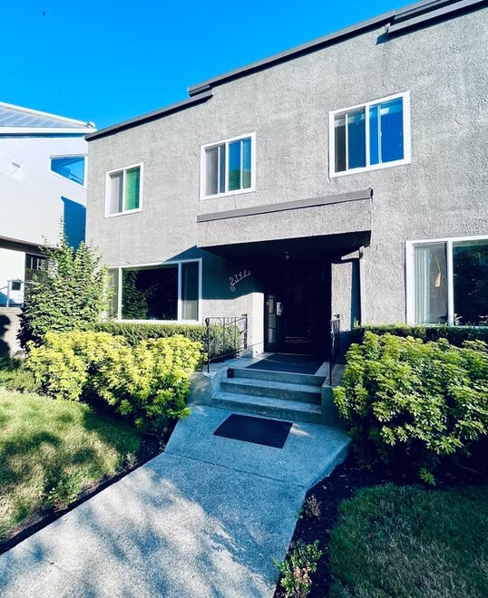Photo du bâtiment - Live in the Heart of Kitsilano