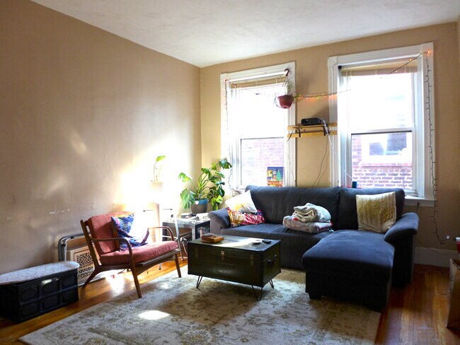 Foto del edificio - 76 Parker Hill Ave