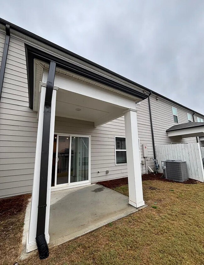 Foto del edificio - 1247 Sunny Lake Dr