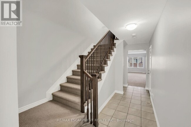 Building Photo - 152 Heron St