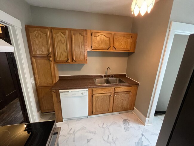 Building Photo - 26 Fairview Pl