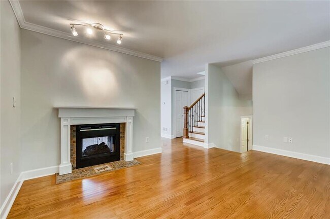 Building Photo - 11 Westfair Ct NE