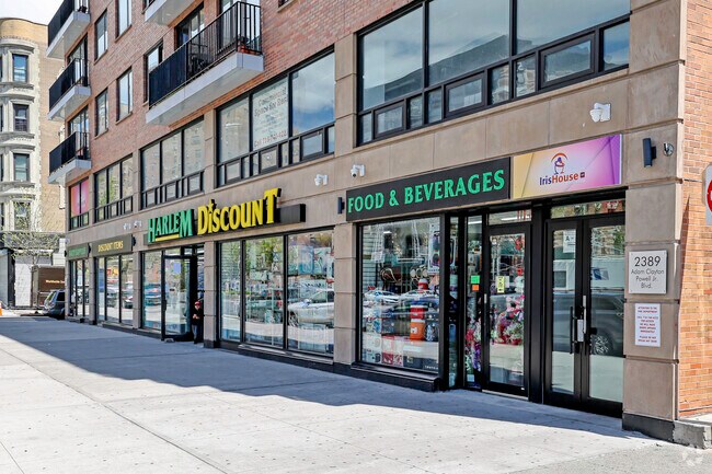 Tiendas en la planta baja - 120 W 140th St