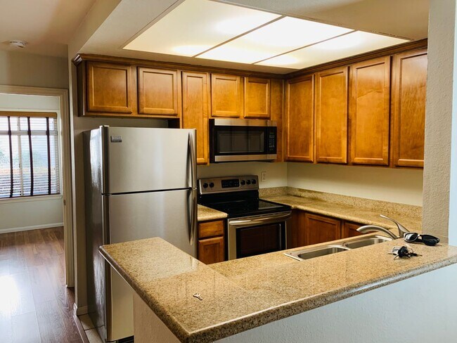 Foto del edificio - Gated Oceanside 1BR – Pool, Spa, Parking + Water/Trash Included! Won’t Last!