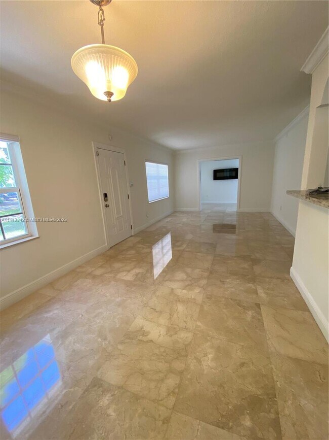 Building Photo - 5940 SW 47th St
