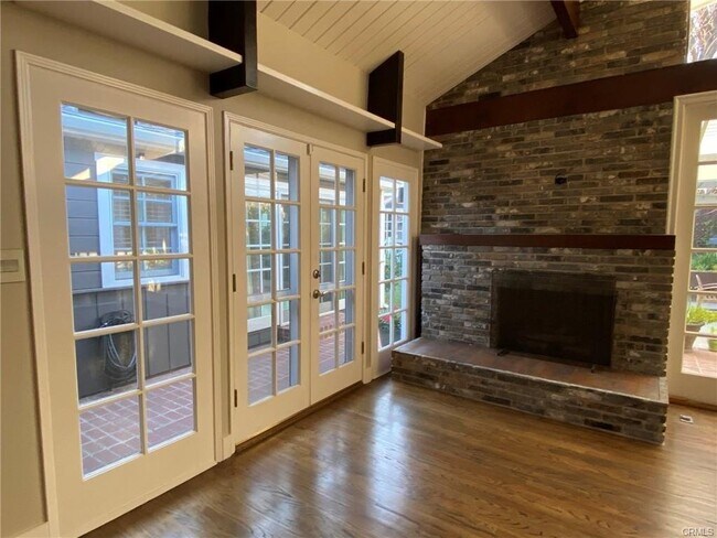 Building Photo - 349 Norumbega Dr