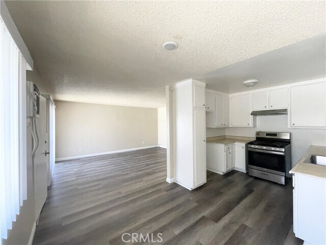 Foto del edificio - 10381 Pradera Ave