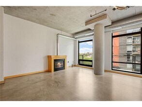 Building Photo - 720 N 4th St