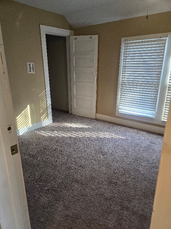 Building Photo - 1325 Oneida St