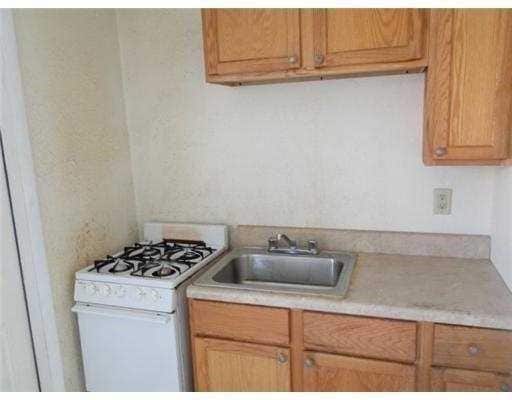 Building Photo - 724 Truman St