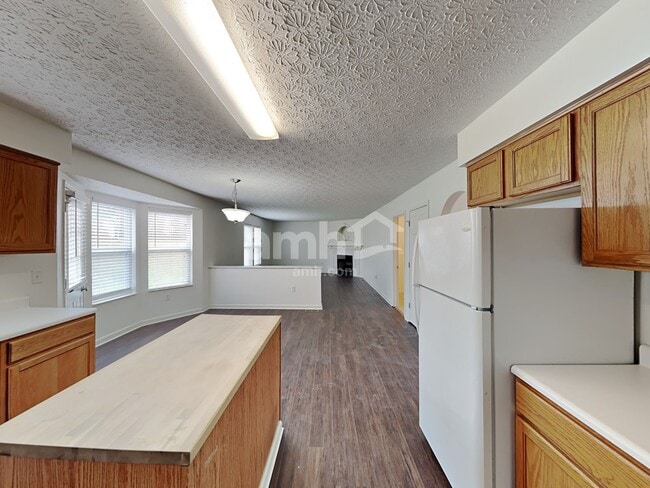 Building Photo - 224 Essex Pl