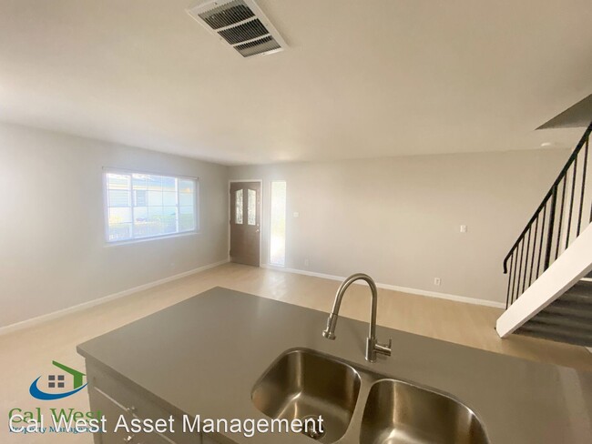 Foto del edificio - 2 br, 1 bath House - 325 Blossom Hill Road...