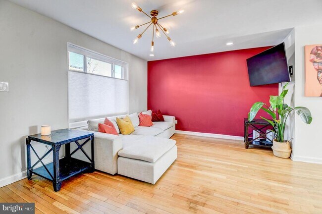 Foto del edificio - 1371 Adams St NE