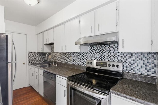 Foto del edificio - 940 Adam Dr