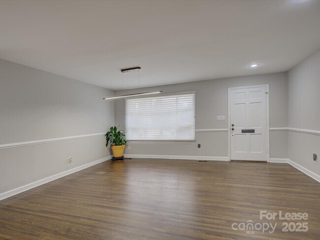 Foto del edificio - 6219 Colchester Pl