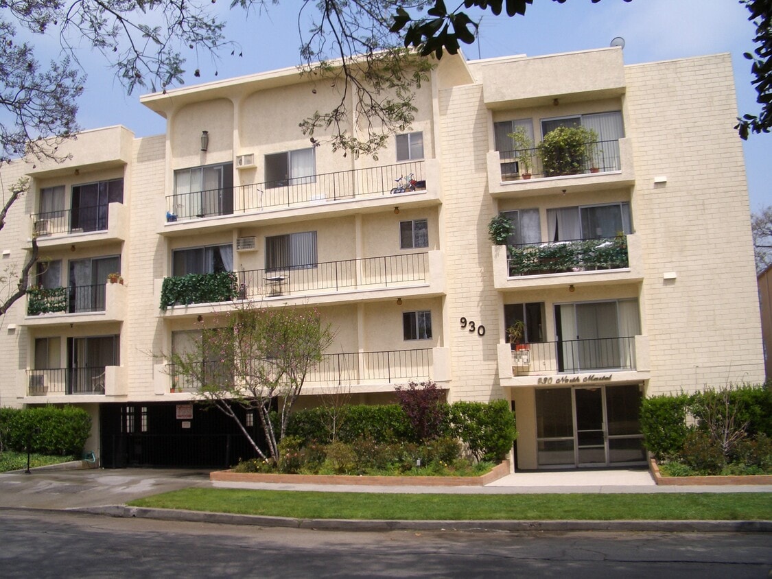Primary Photo - 930 N Martel Ave