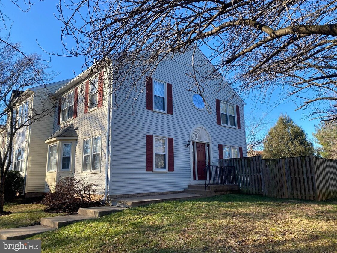 728 Pine Tree Ct, Warrenton, VA 20186 Townhome Rentals in Warrenton VA