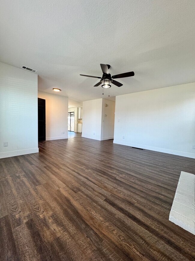 Foto del edificio - Available now! 3 Bed/2 Bath Home