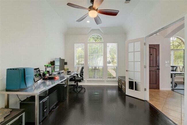 Building Photo - 1108 Brown Dr