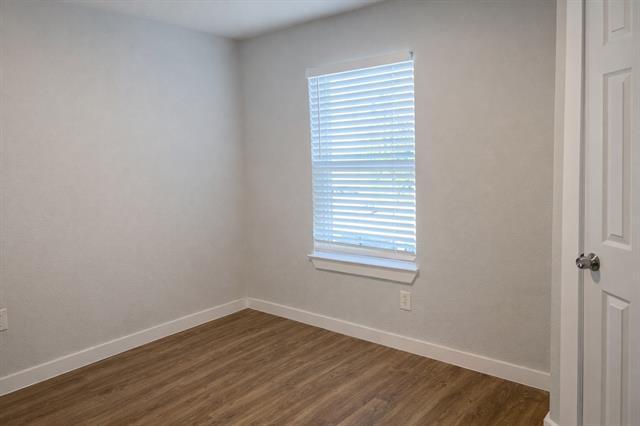 Foto del edificio - 383 Mcilrath Rd