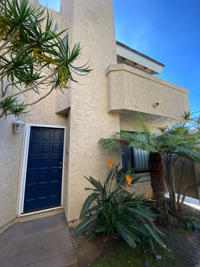 Building Photo - 3724 Promontory St