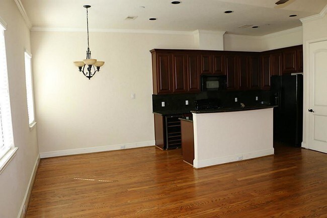 Foto del edificio - 6353 Richmond Ave