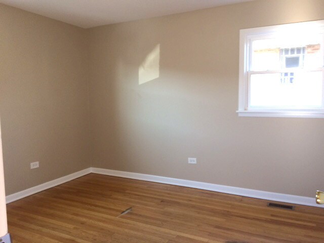 Foto del edificio - 12243 S McDaniels Ave