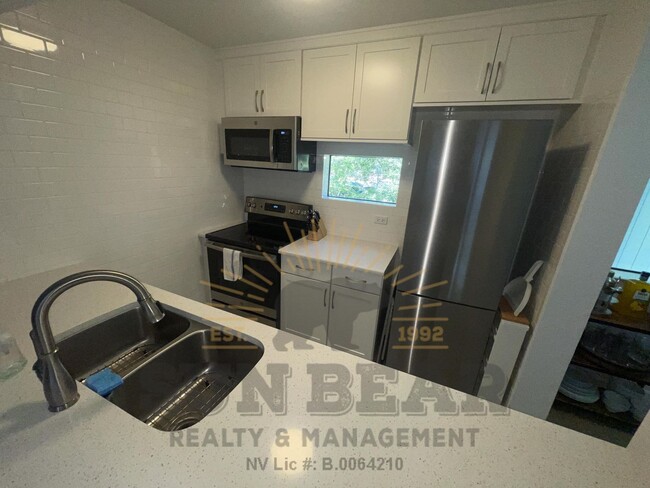 Building Photo - Beautiful 2 Bedroom in Incline!