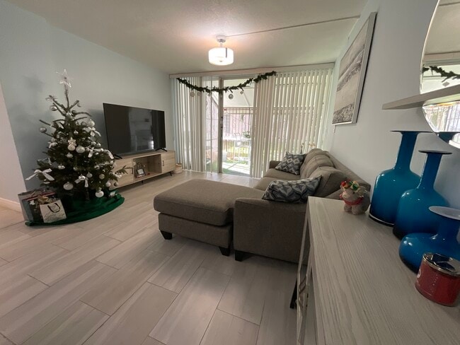 Foto del edificio - 820 NW 87th Ave