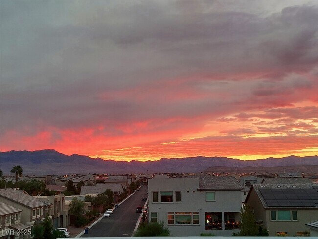 Foto del edificio - 8620 Grove Mill Ct