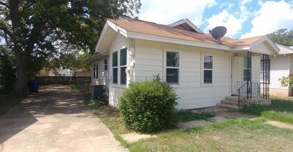 Building Photo - 134 Ward Ave
