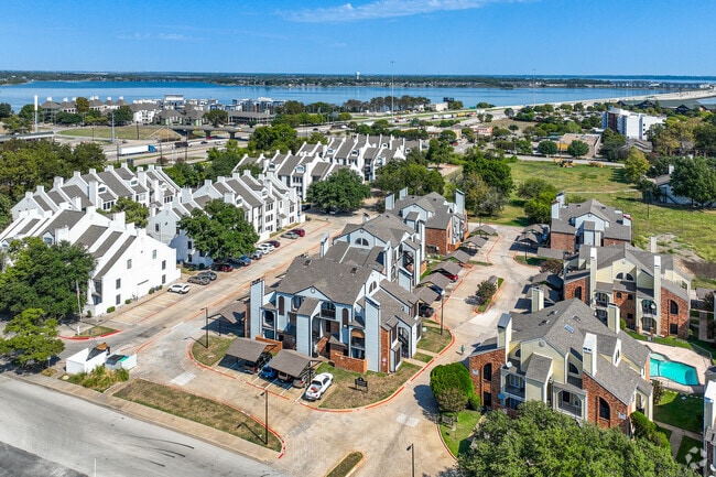 Aerial Photo - Vista Isle Apartments