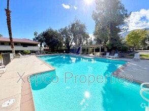 Building Photo - 420 N Villa Ct