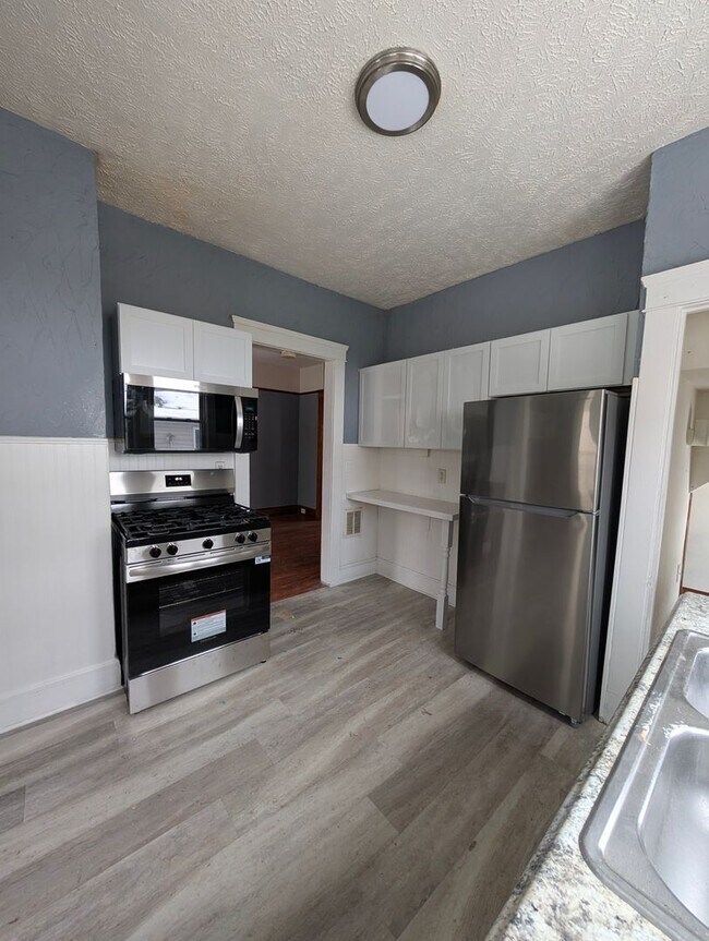 Foto del edificio - 4 bedroom Single Home