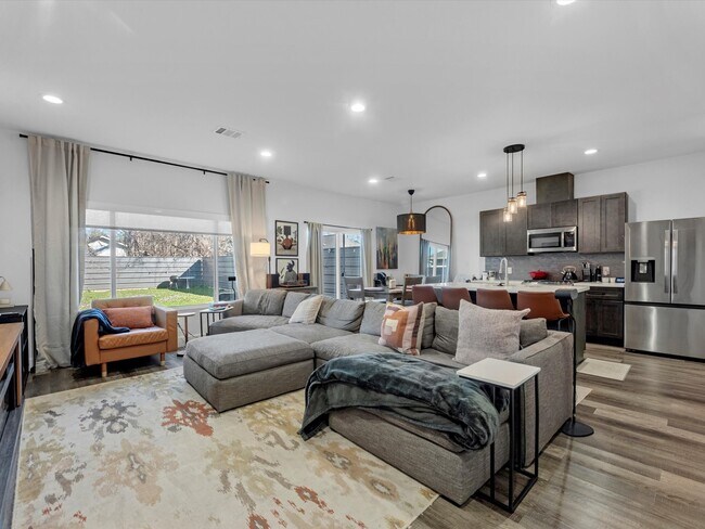 Foto del edificio - 2222 Wavell St