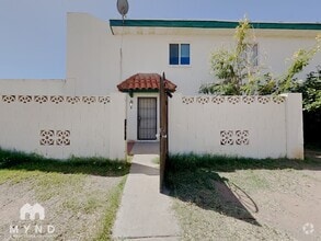 Building Photo - 2132 W Glenrosa Ave