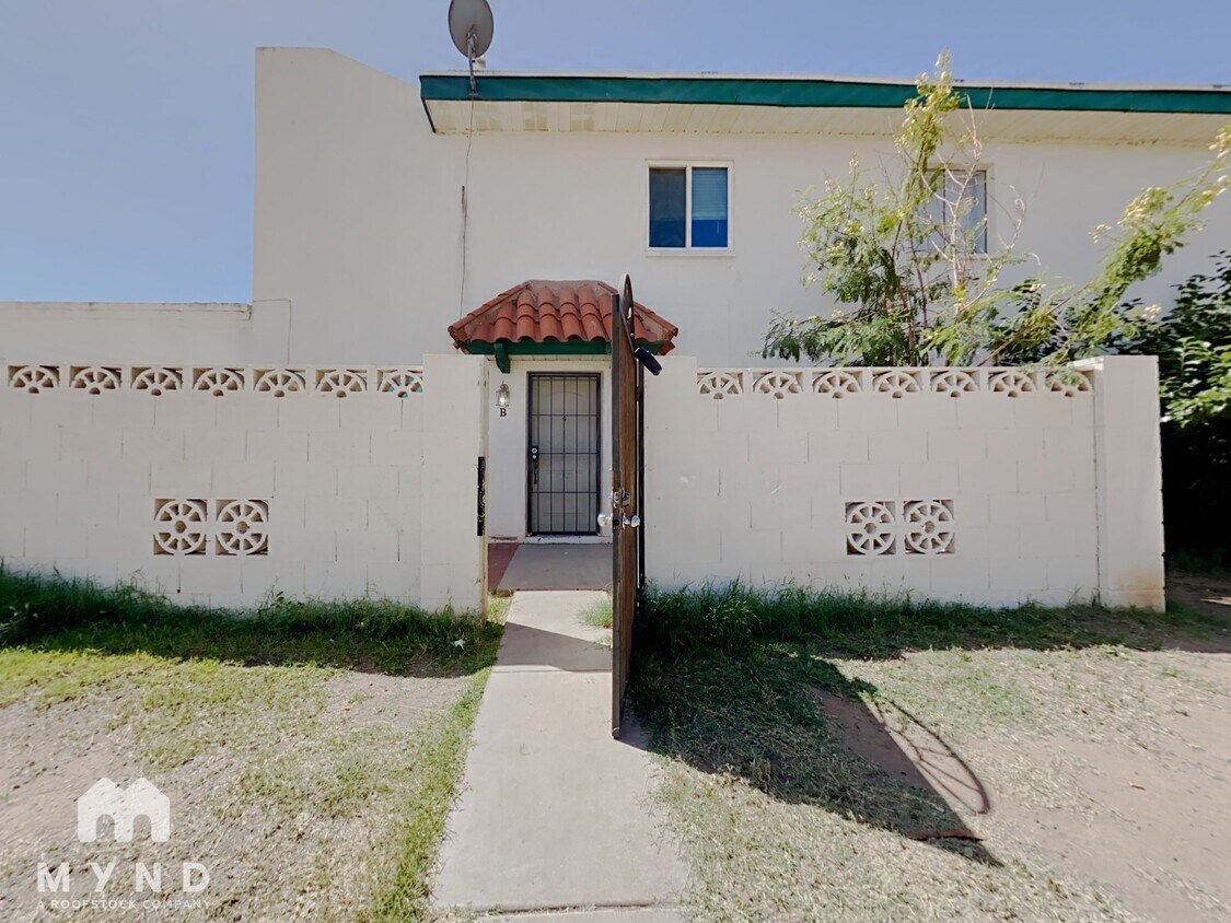 Foto principal - 2132 W Glenrosa Ave
