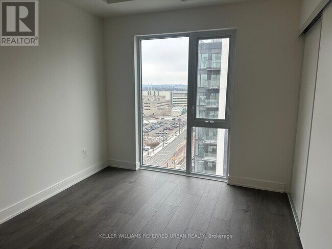 Photo du bâtiment - 715 Davis Dr