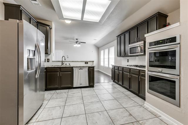 Foto del edificio - 7702 Belcrest Dr