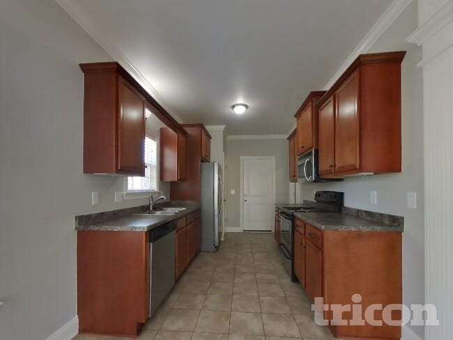 Building Photo - 1527 Dewsbury Dr