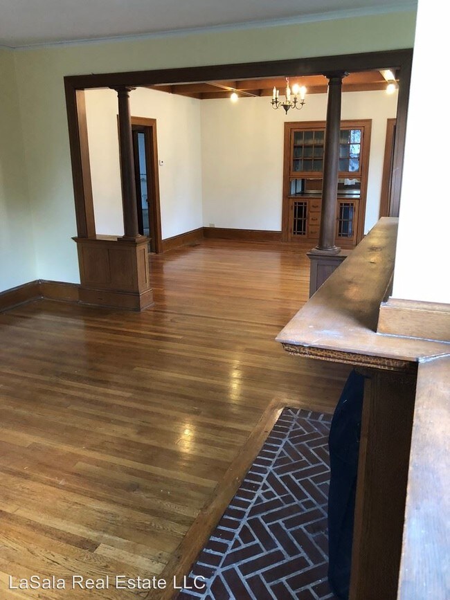 Building Photo - 2 br, 1 bath Apartment - 967 West Blvd