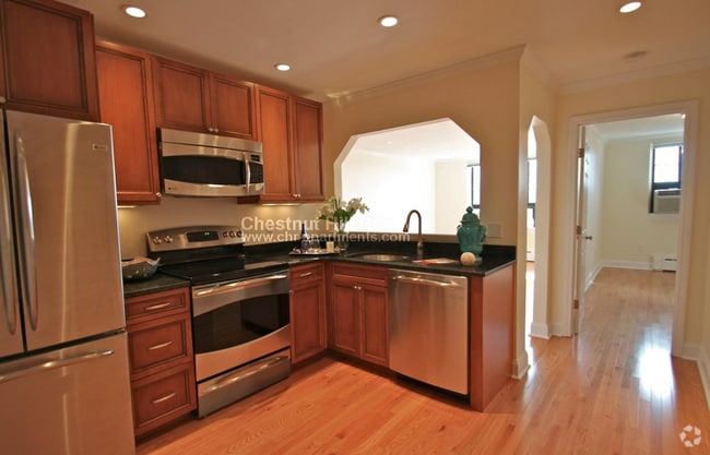 Building Photo - 64 Brattle St