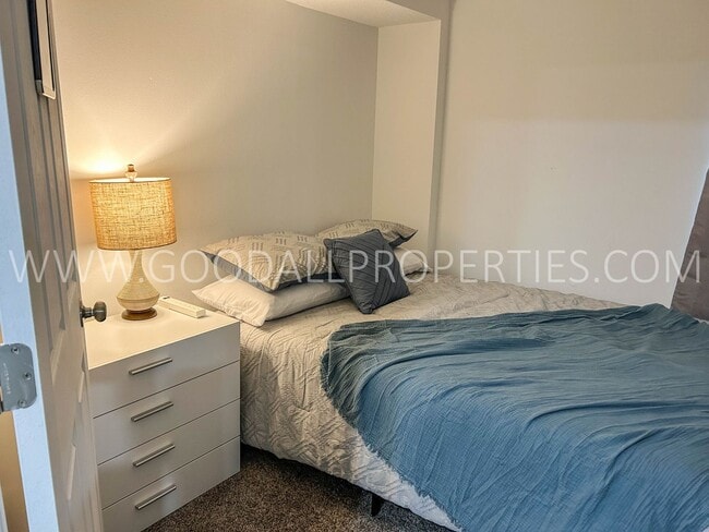 Building Photo - Charming 3 Bed, 1 Bath Home in Southwest Des Moines