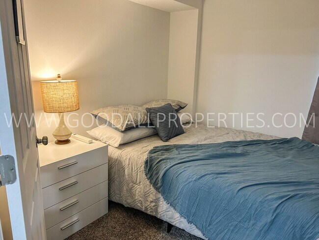 Foto del edificio - Charming 3 Bed, 1 Bath Home in Southwest Des Moines