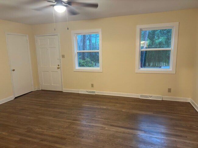 Foto del edificio - 3BR, 1BA Ranch Style Home in Durham