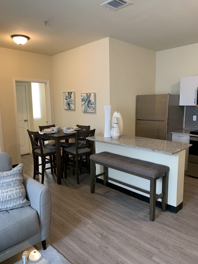 3 BEDROOM KITCHEN - Fountain Hill Apartments