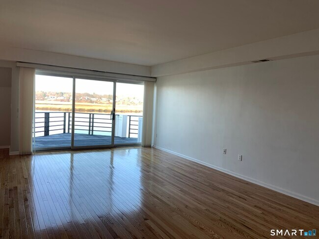 Foto del edificio - 1433 Windward Rd